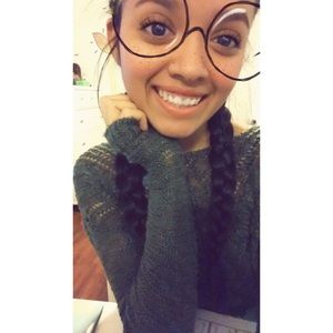 Meet your Posher, Clarissa